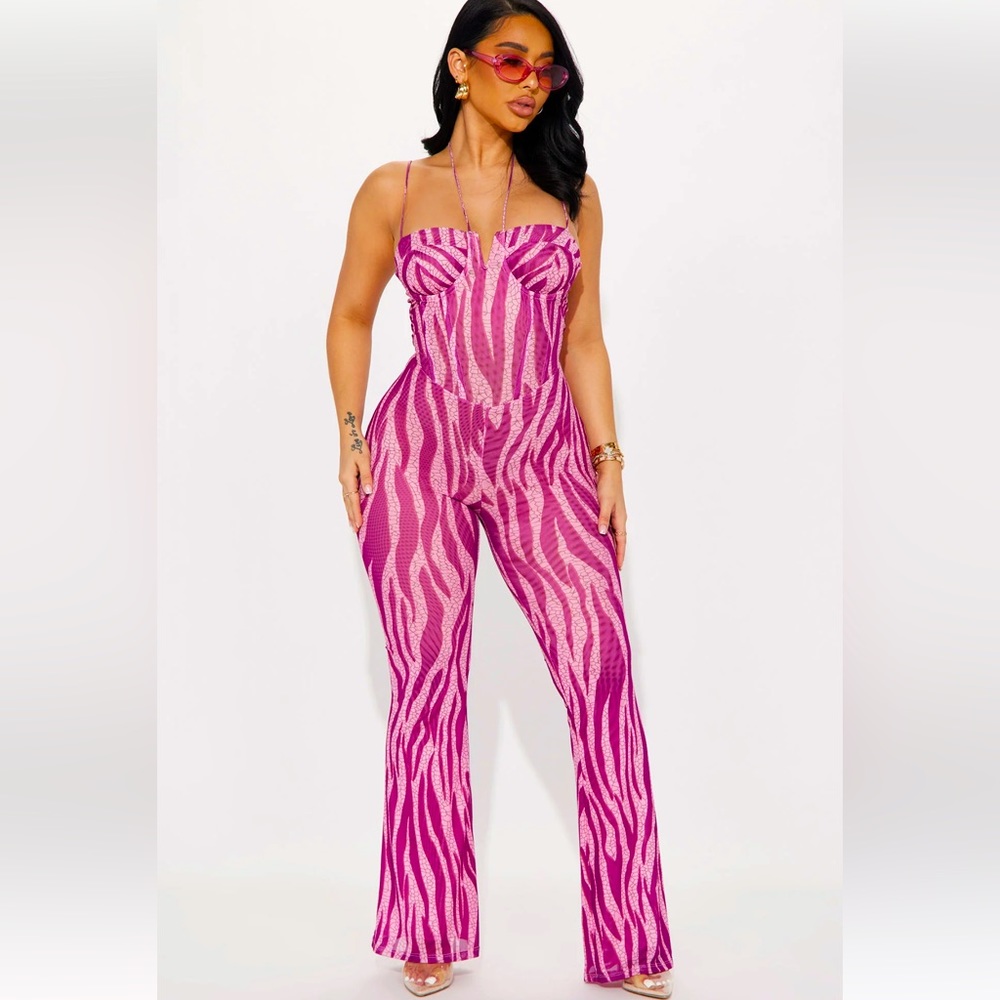 ‼️FASHION NOVA‼️CORSET BUSTIER JUMPSUIT NWT‼️ SIZE MED SOLD OUT‼️